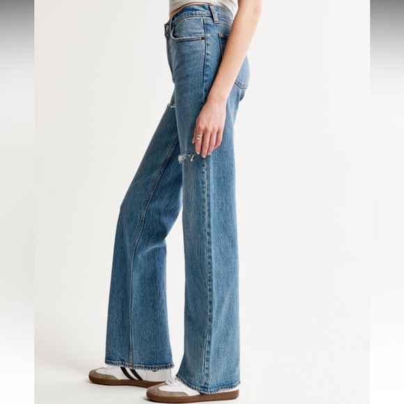 Abercrombie High-Rise 90s Relaxed Jean - Picture 4 of 7